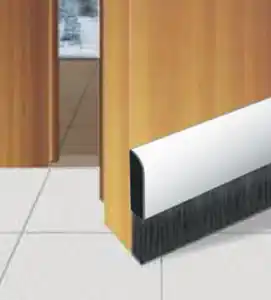 SOTTOPORTA PVC C/SPAZZ.A MOLLA MARRONE MT.1 Nieuw