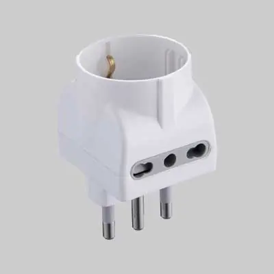 Direct Beschikbaar ADATTATORE TRIPLO SCHUKO/BIVALENTE. Modello ADATTATORE TRIPLO SCHUKO/BIVALENTE 2P+T - Presa 10/16A 2P+T - Colore Nero